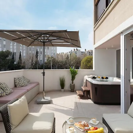 Glow Luxury With Terrace And Jacuzzi شقة سبليت