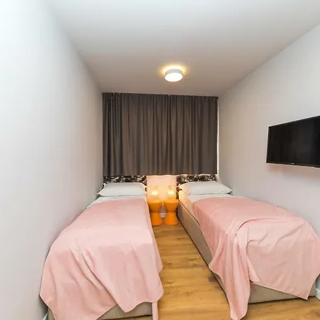 Glow Luxury With Terrace And Jacuzzi شقة سبليت