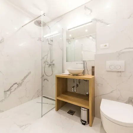 شقة Glow Luxury With Terrace And Jacuzzi سبليت