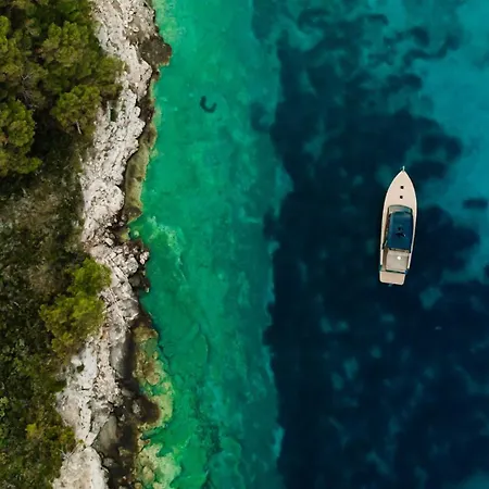 Glow Luxury With Terrace And Jacuzzi דירה