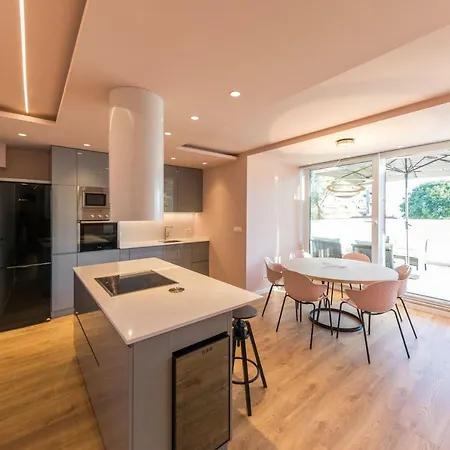 Glow Luxury With Terrace And Jacuzzi דירה *